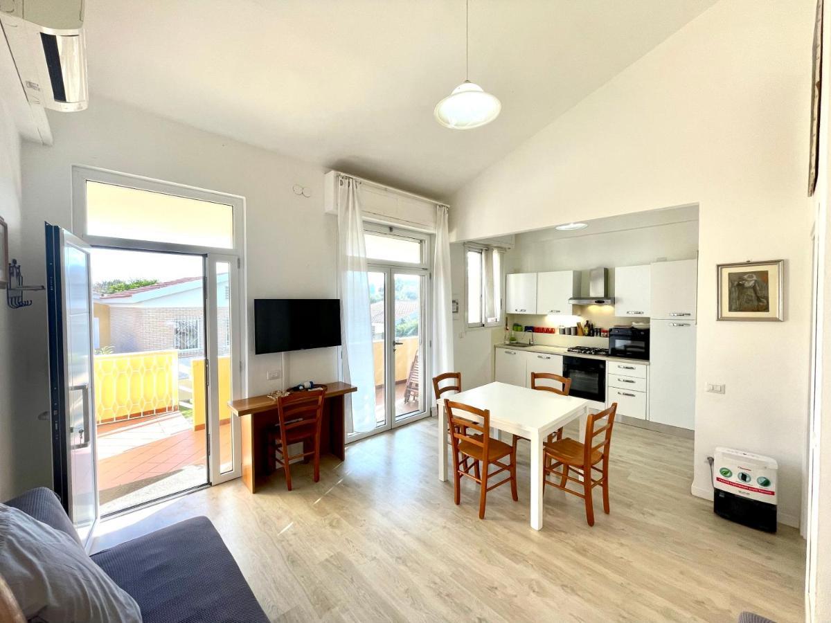 Villa Poetto Beach By Home And Experience , Cagliari, Poetto Exteriör bild